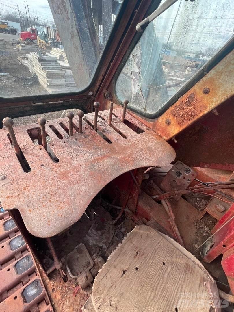 Link-Belt LS-98 Track mounted cranes