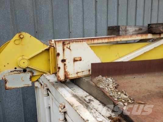 Lorain  Booms and arms