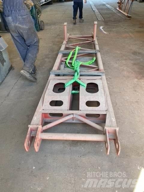 Manitowoc  Booms and arms