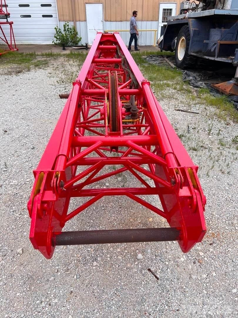 Manitowoc  Booms and arms