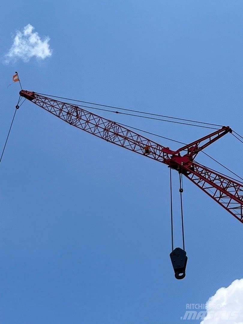 Manitowoc  Booms and arms