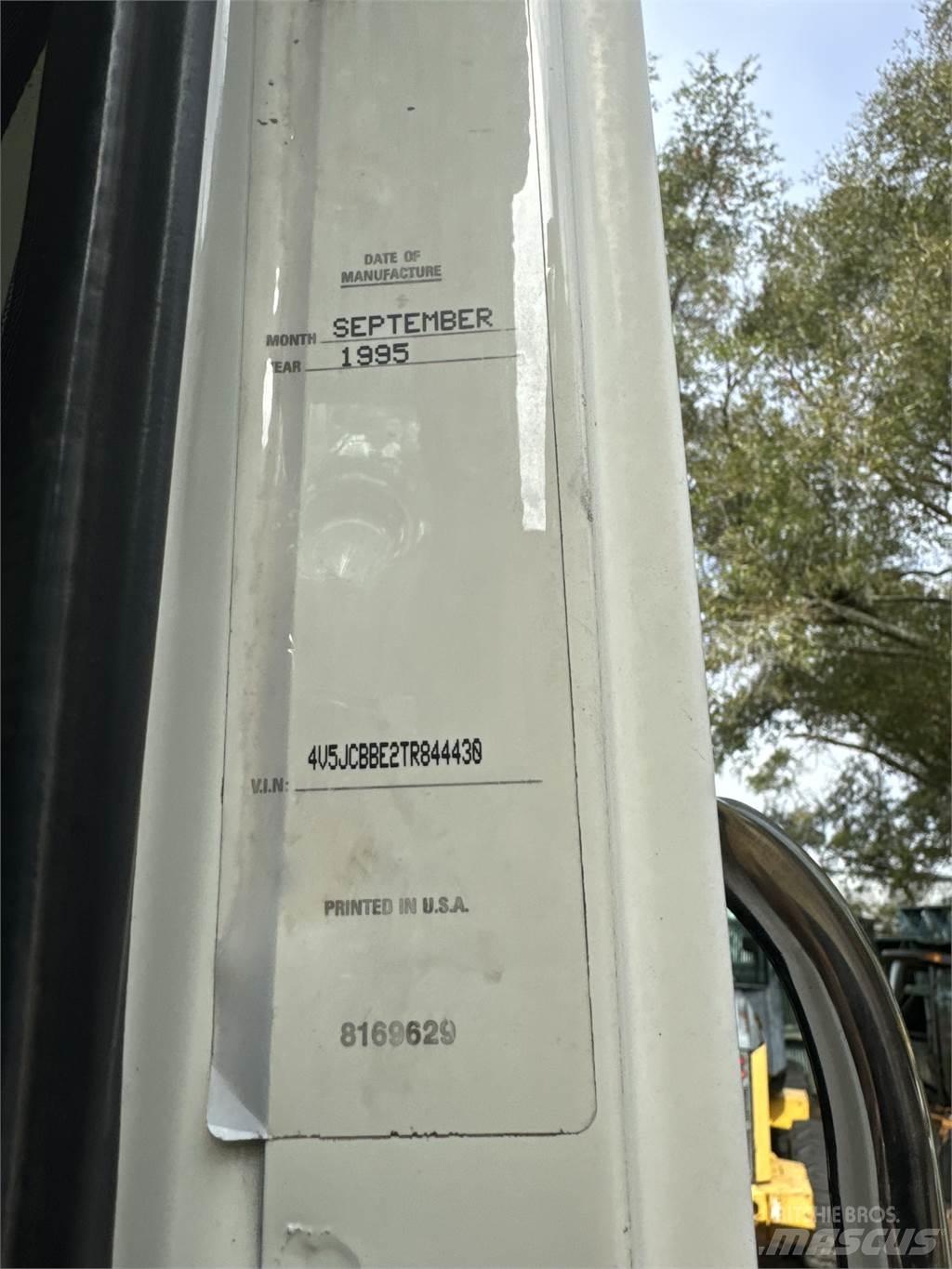 National 1295 Truck mounted cranes