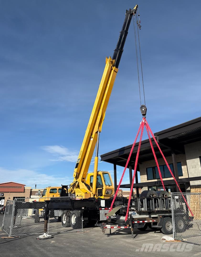 National 1400H Truck mounted cranes