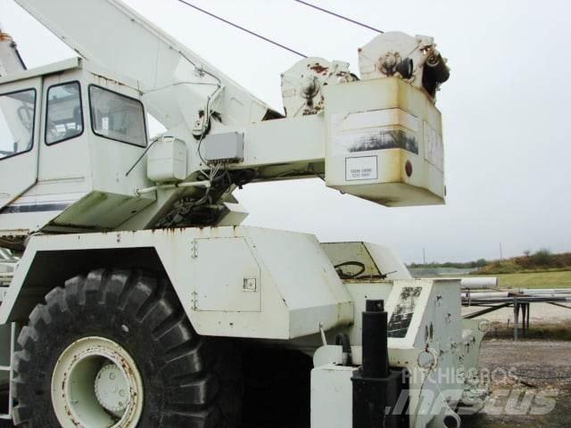 P&H CN150 Rough terrain cranes