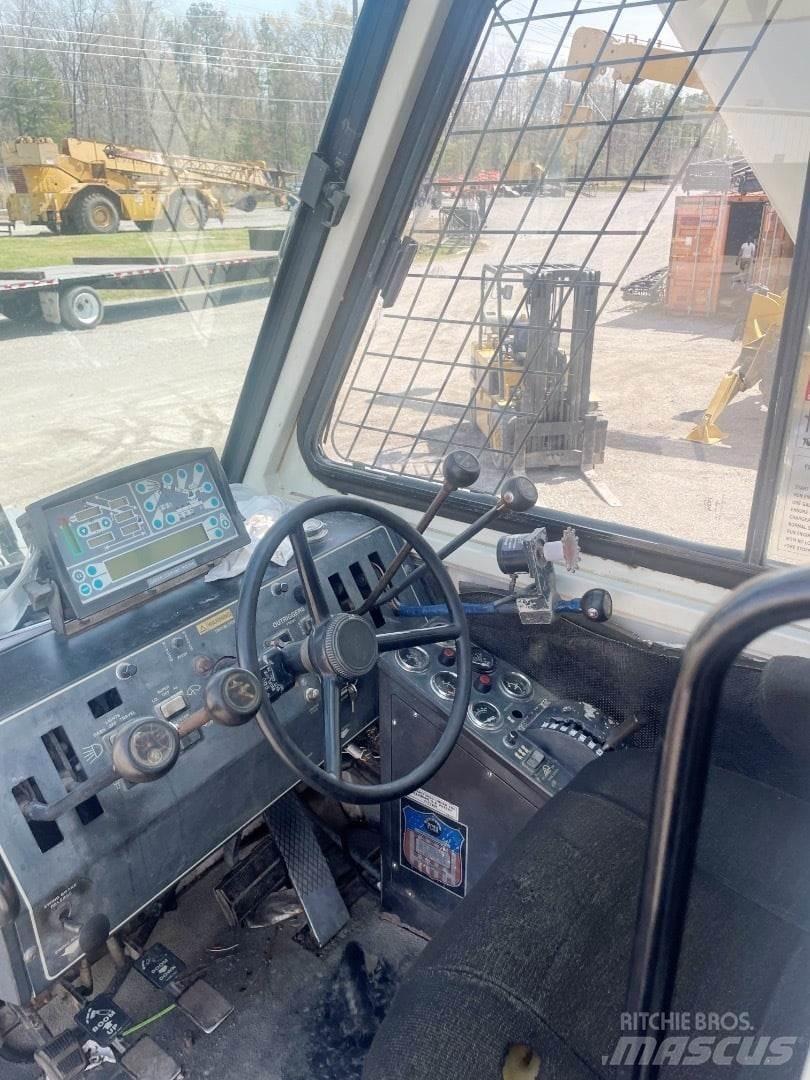 Terex RT 335 Rough terrain cranes
