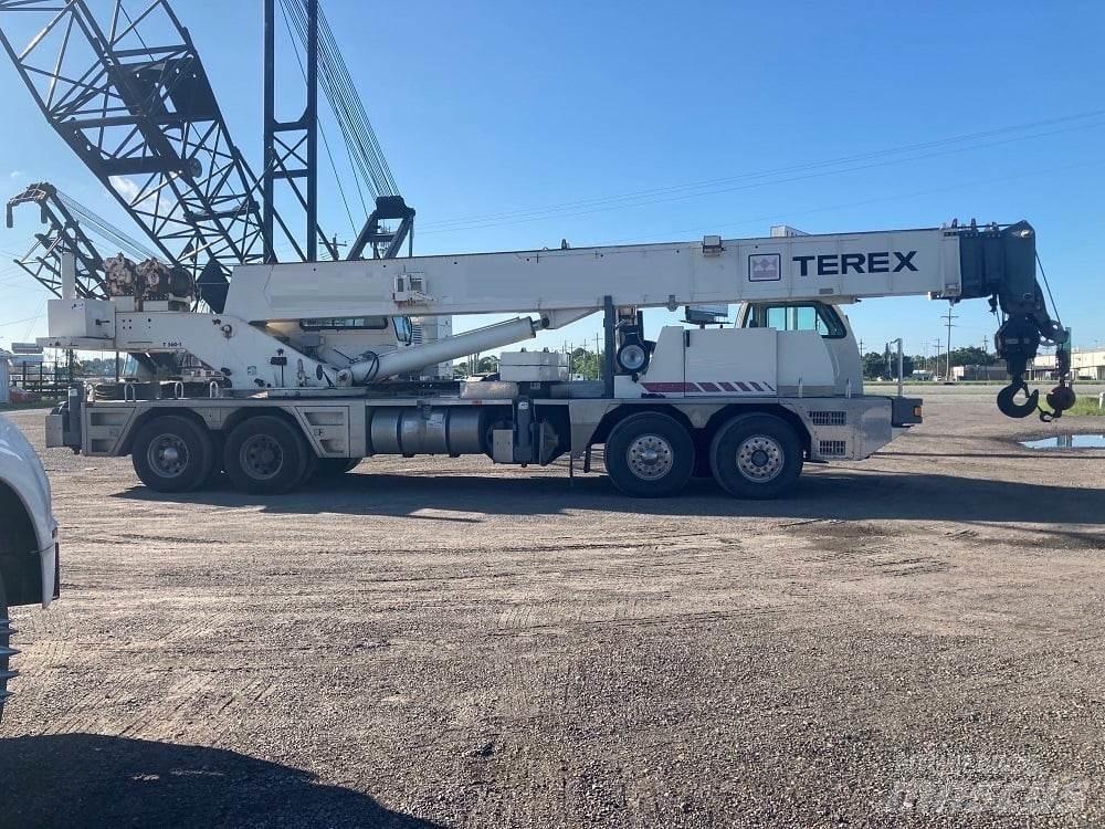 Terex T 560 All terrain cranes