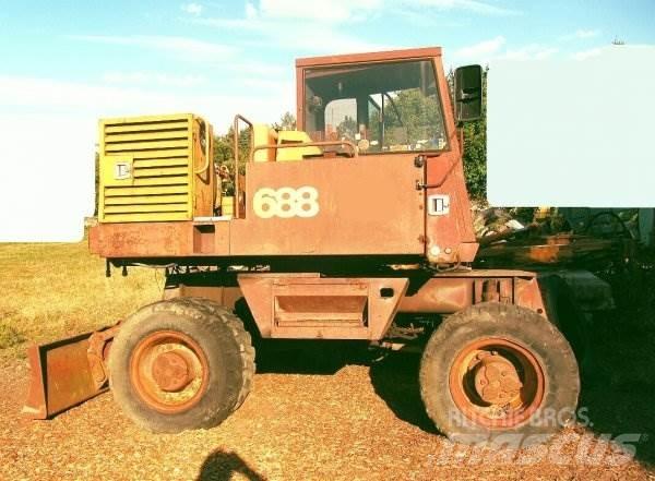 CASE 688 (Poclain) Wheeled excavators