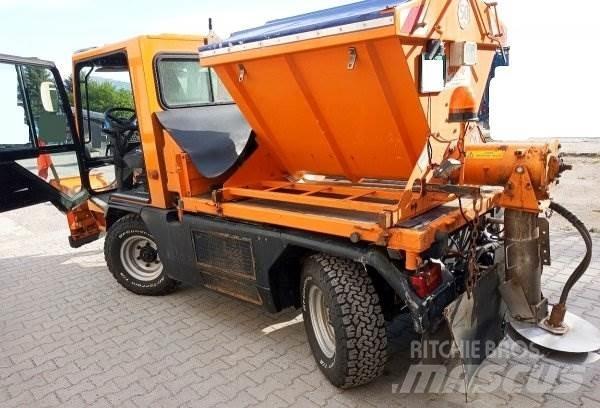 Ladog G 129 +Kobit Sand and salt spreaders