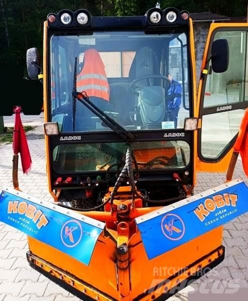 Ladog G 129 +Kobit Sand and salt spreaders