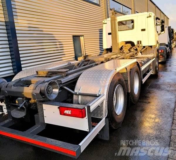 Scania P 360 Hook lift trucks