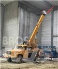 Tatra T148 +ČKD AD 20T Truck mounted cranes