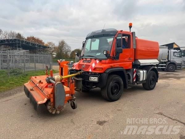 Unimog U 400 Tanker trucks