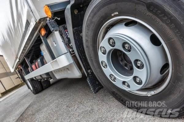 Volvo FL 210 Truck mounted cranes