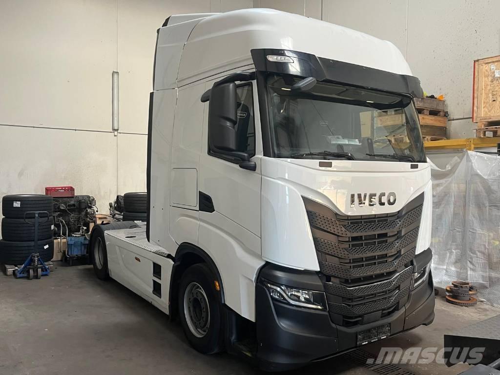 Iveco S-Way AS 440 Prime Movers