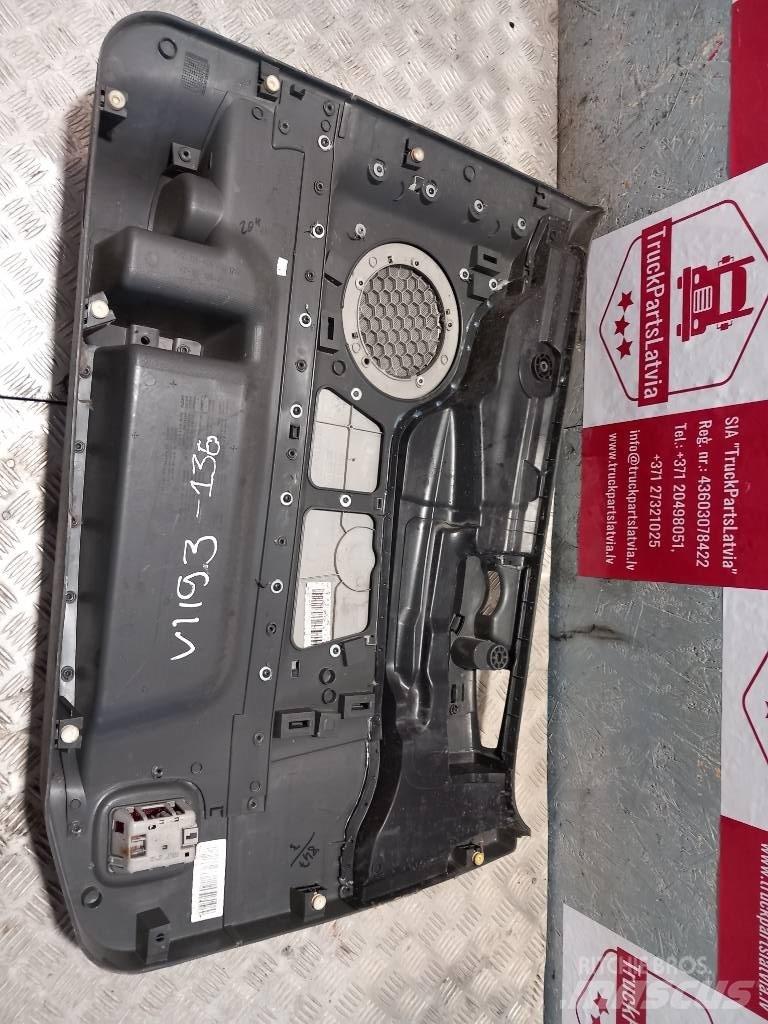 Volvo FH 12 20584915 Cabins and interior