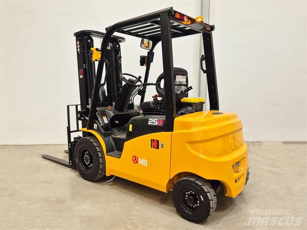  EFL253 Electric forklift trucks
