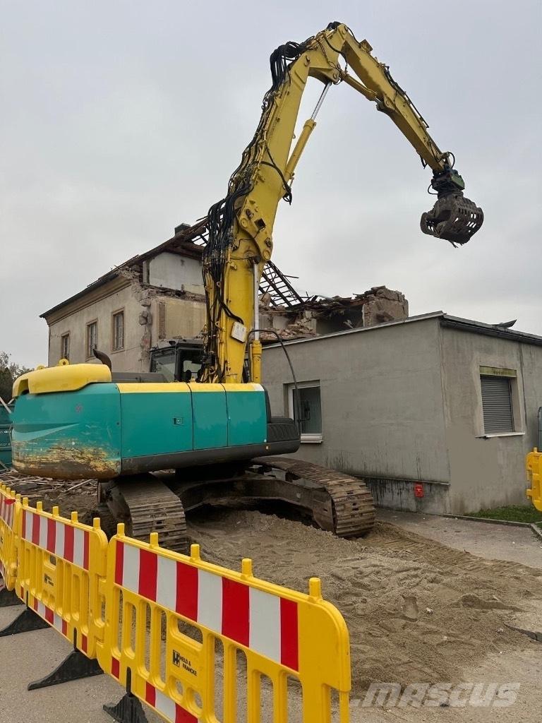 Hitachi LC 250 Demolition excavators