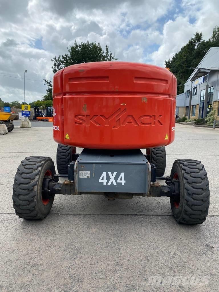 SkyJack SJ 46 AJ Articulated boom lifts