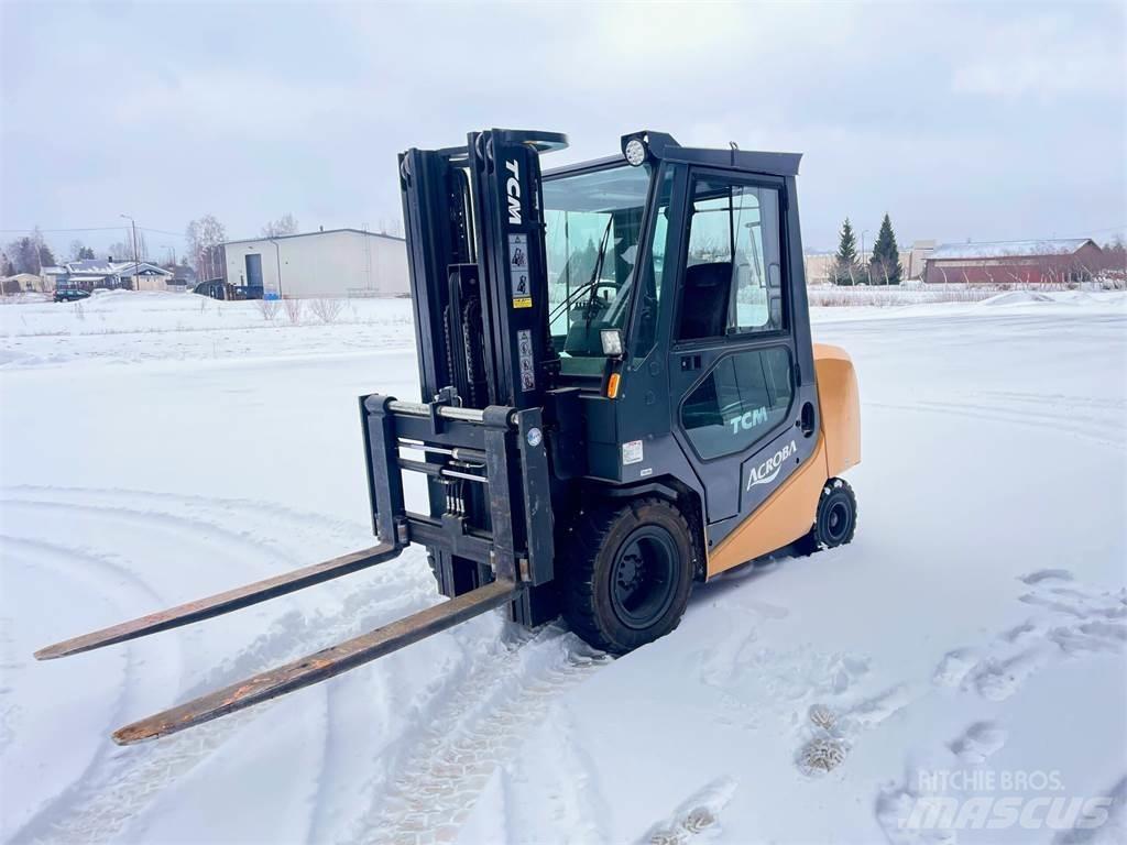 TCM FA 30D ACROBA Diesel trucks