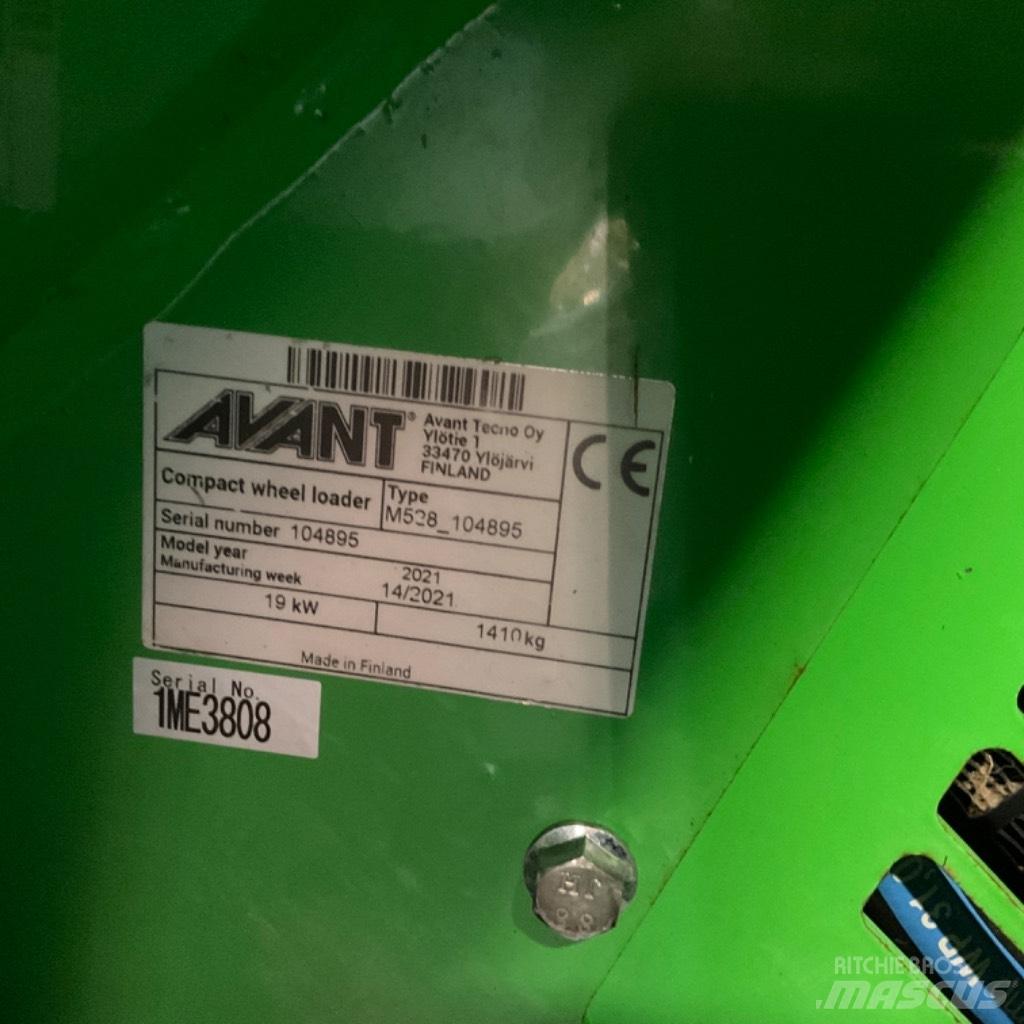 Avant 528 Farm machinery