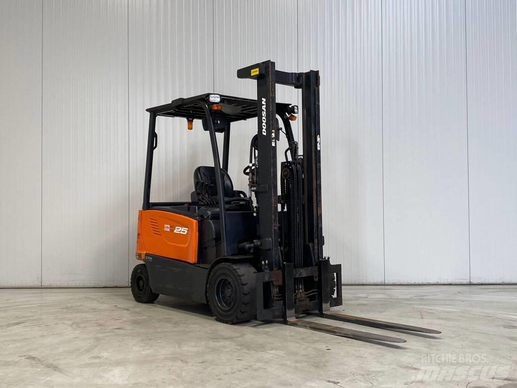 Doosan B25X-7 Electric forklift trucks
