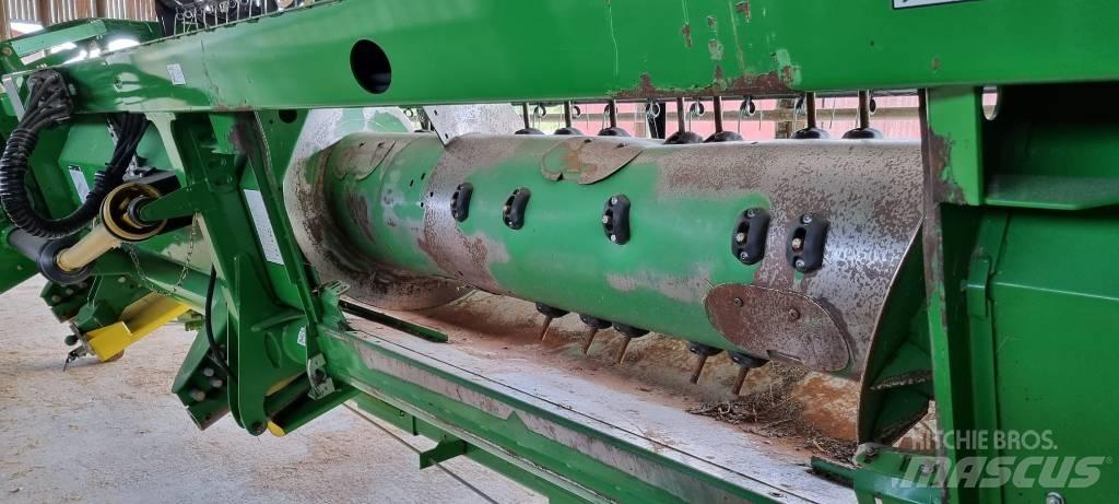 John Deere 625 X Combine harvester heads