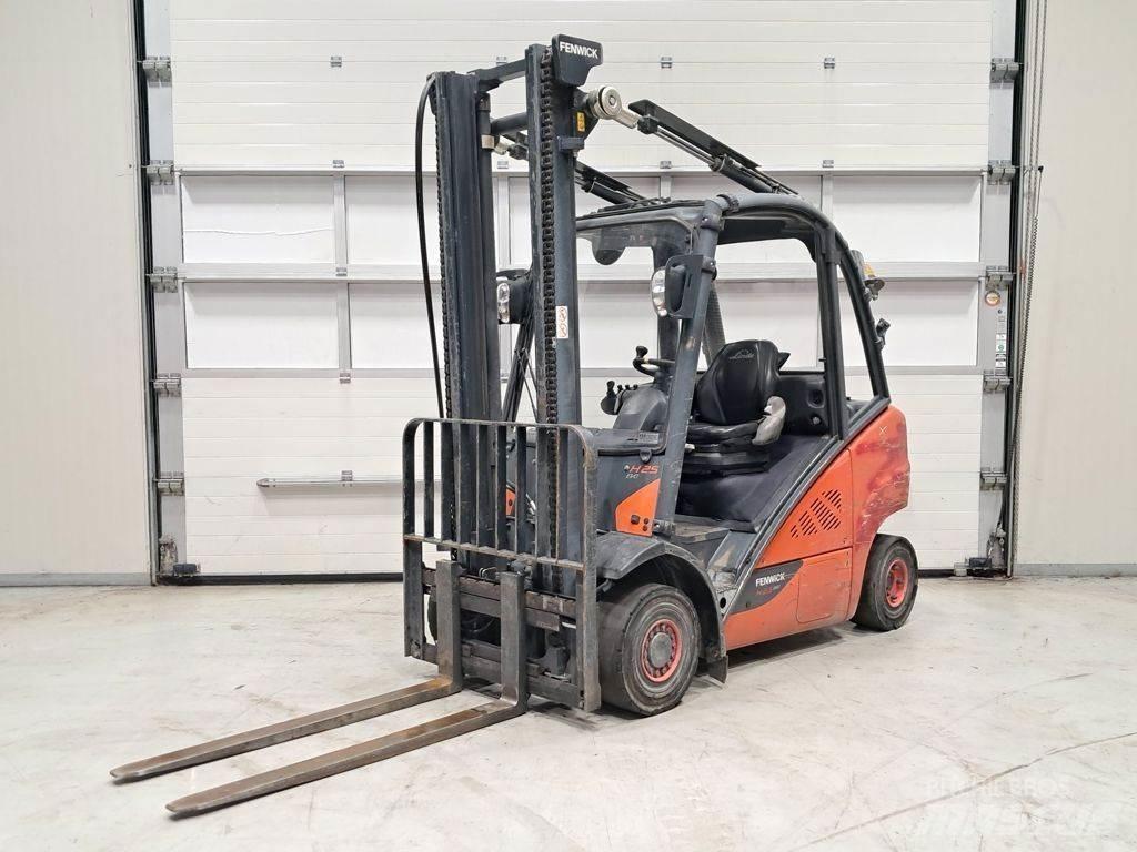 Linde H25D-02 Diesel trucks