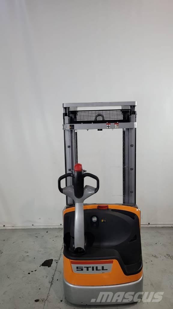 Still EXV 10 Self propelled stackers