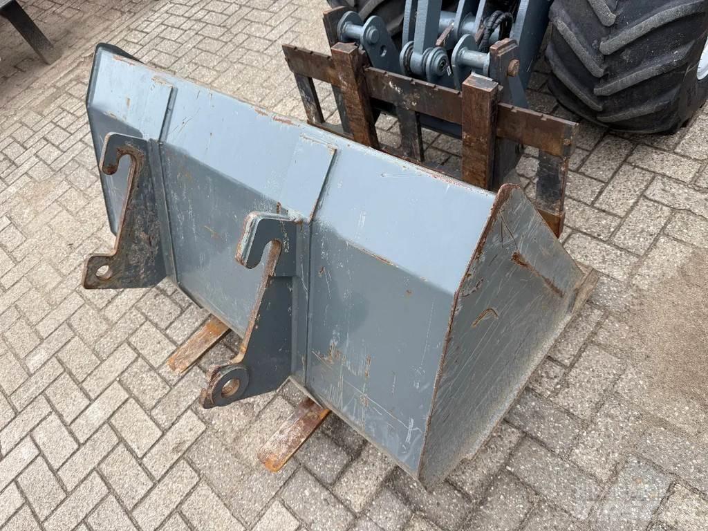 GiANT G2700 Wheel loaders