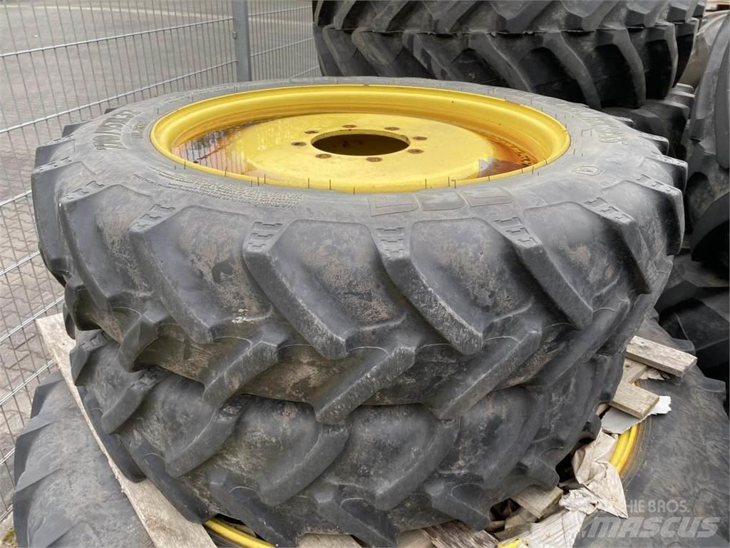 BKT 270/95R32 Tyres, wheels and rims