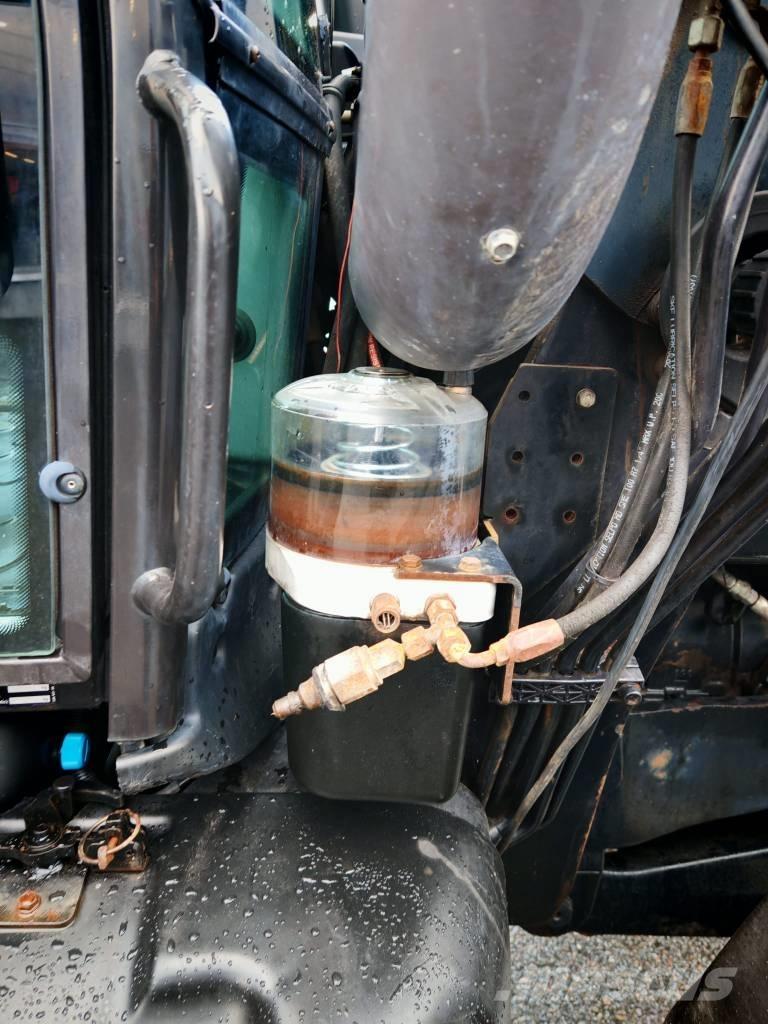 Valtra N 142 Versu Tractors