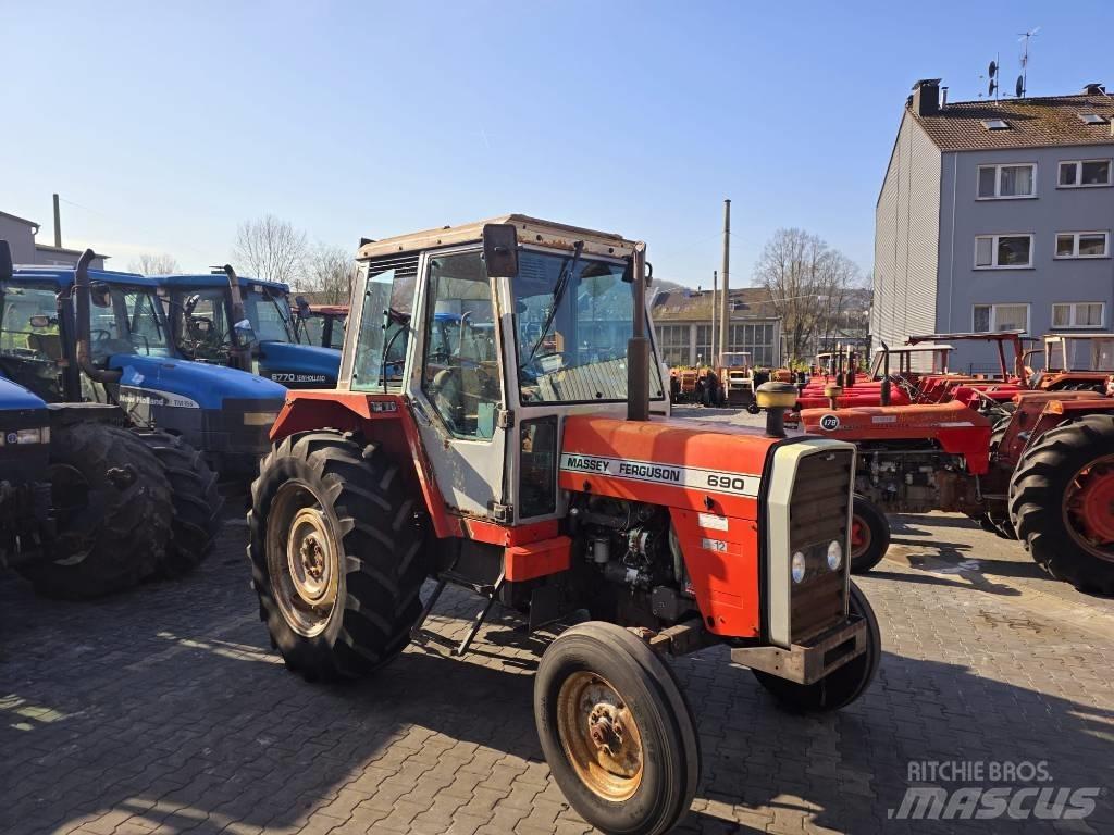 Massey Ferguson 690 Tractors