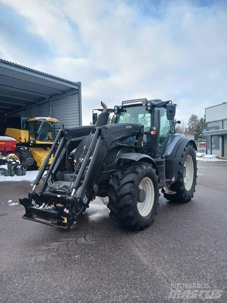 Valtra T 194 Versu Tractors