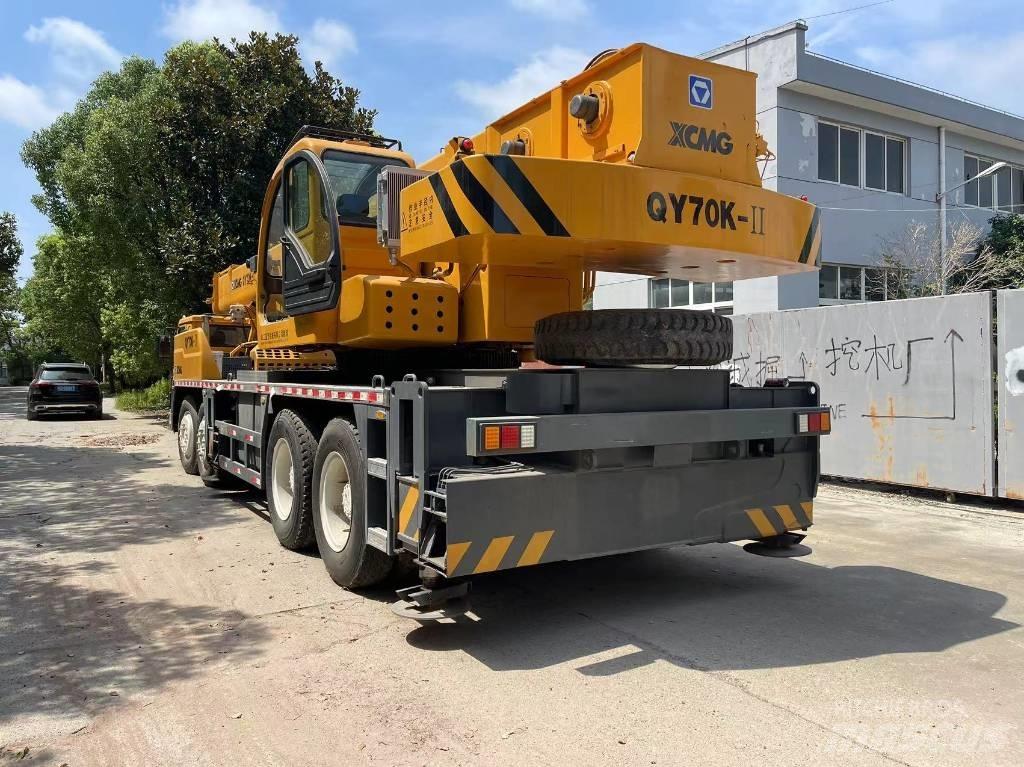 XCMG QY70K-II Hoists and material elevators