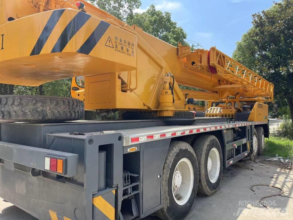 XCMG QY70K-II Hoists and material elevators