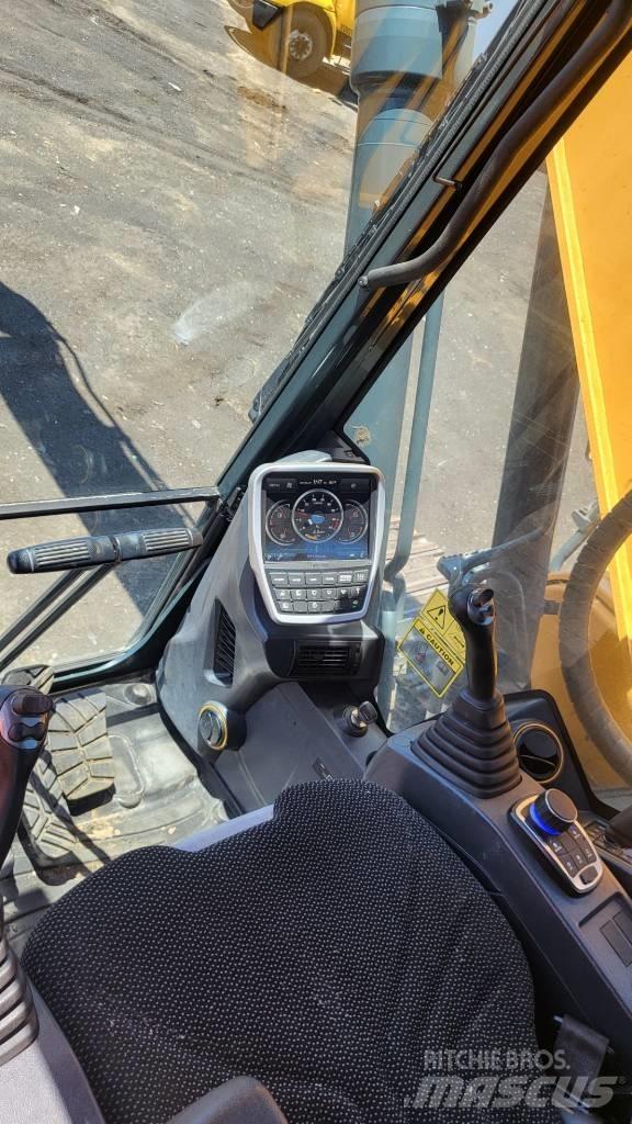 Hyundai HX220 L Crawler excavators
