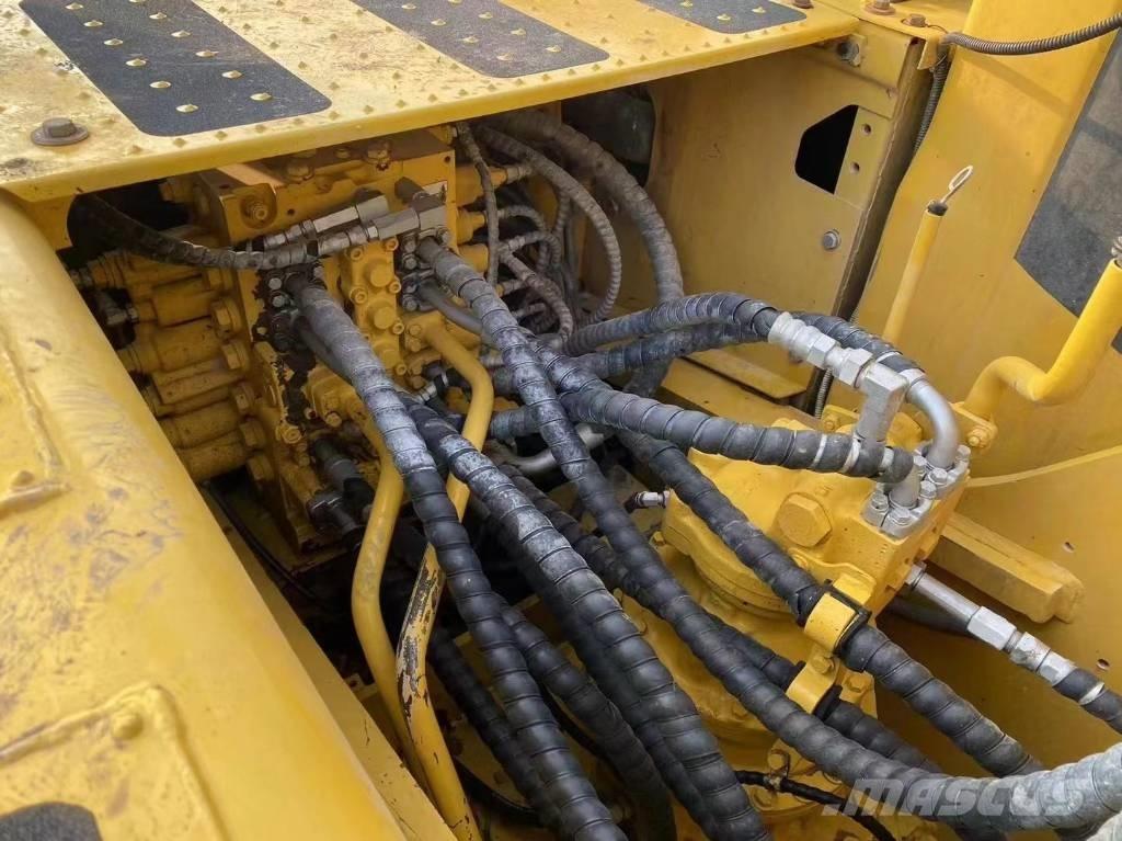 Komatsu pc 220 Crawler excavators