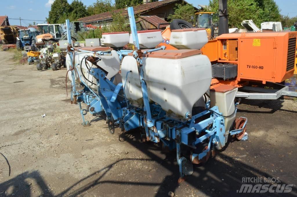 Monosem NG PLUS 6 Sowing machines