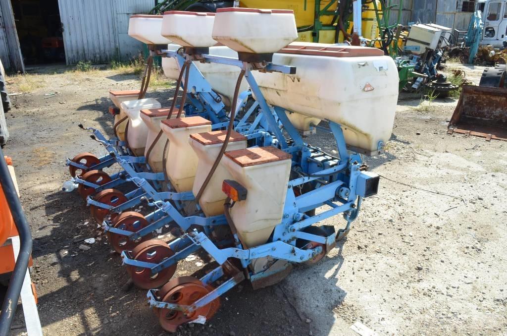 Monosem NG PLUS 6 Sowing machines