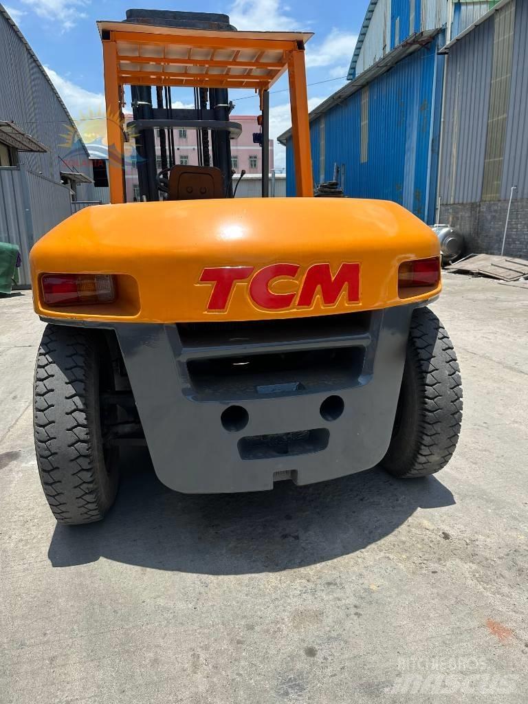 TCM FD 100 Diesel trucks