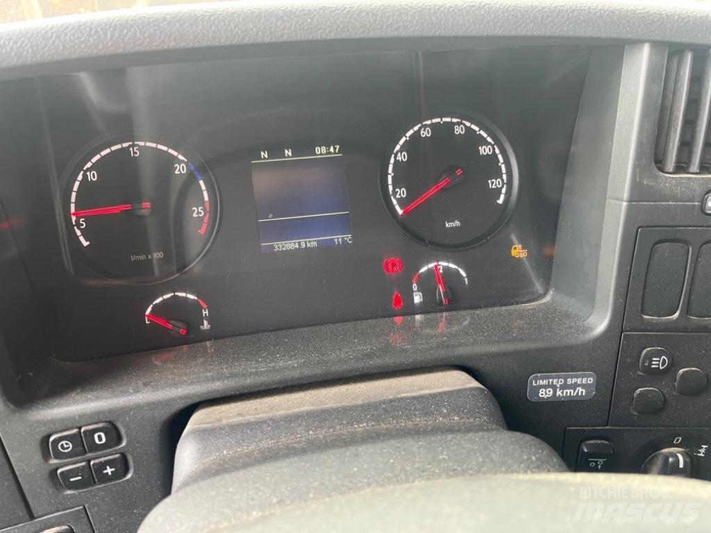 Scania P 320 Hook lifts