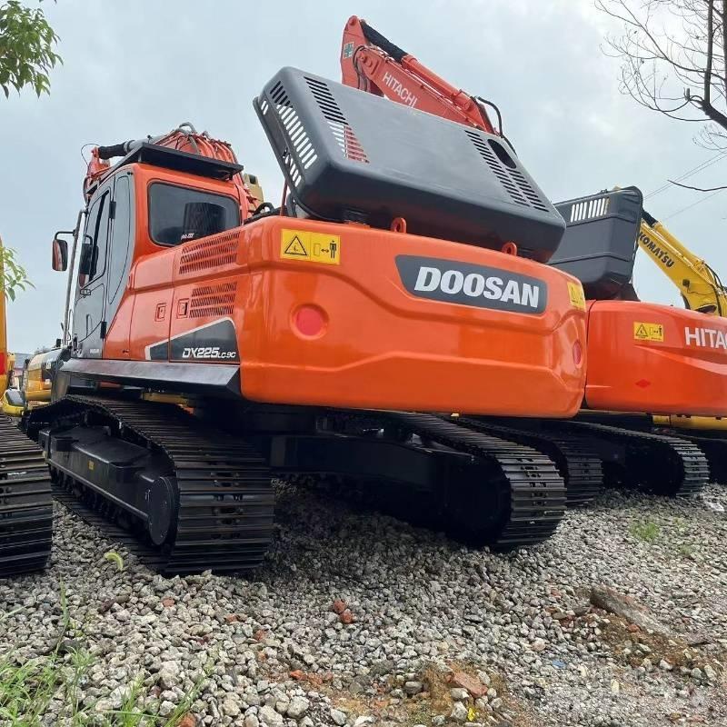 Doosan DX 225 Crawler excavators