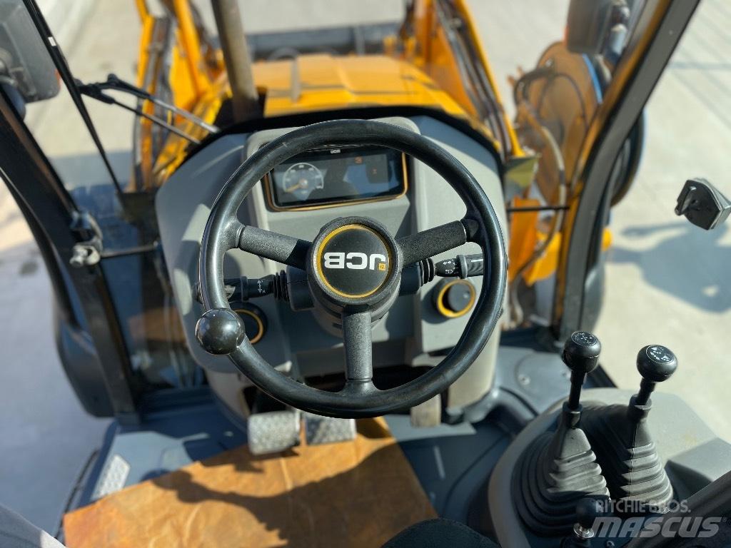 JCB 3 CX / compact Backhoe