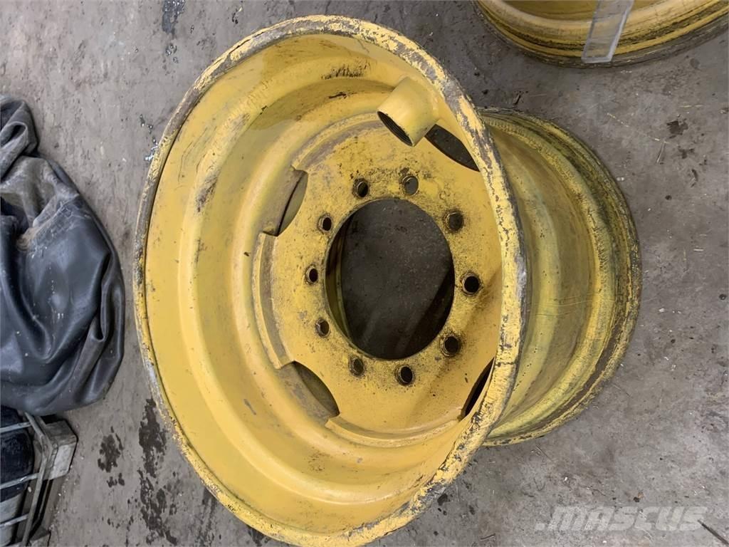 Ösa 250 20x26,5 Tyres, wheels and rims