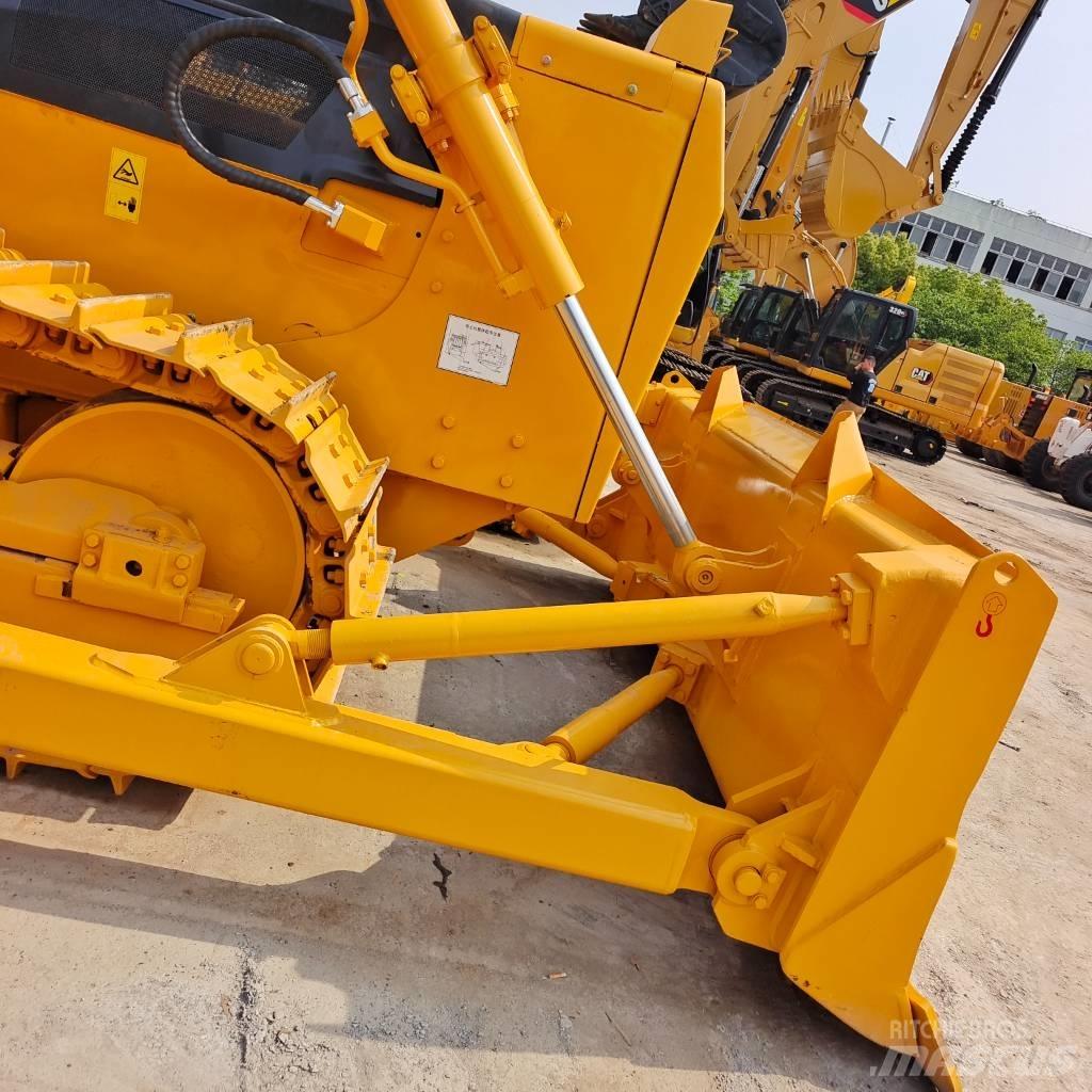 Shantui SD 16 Crawler dozers