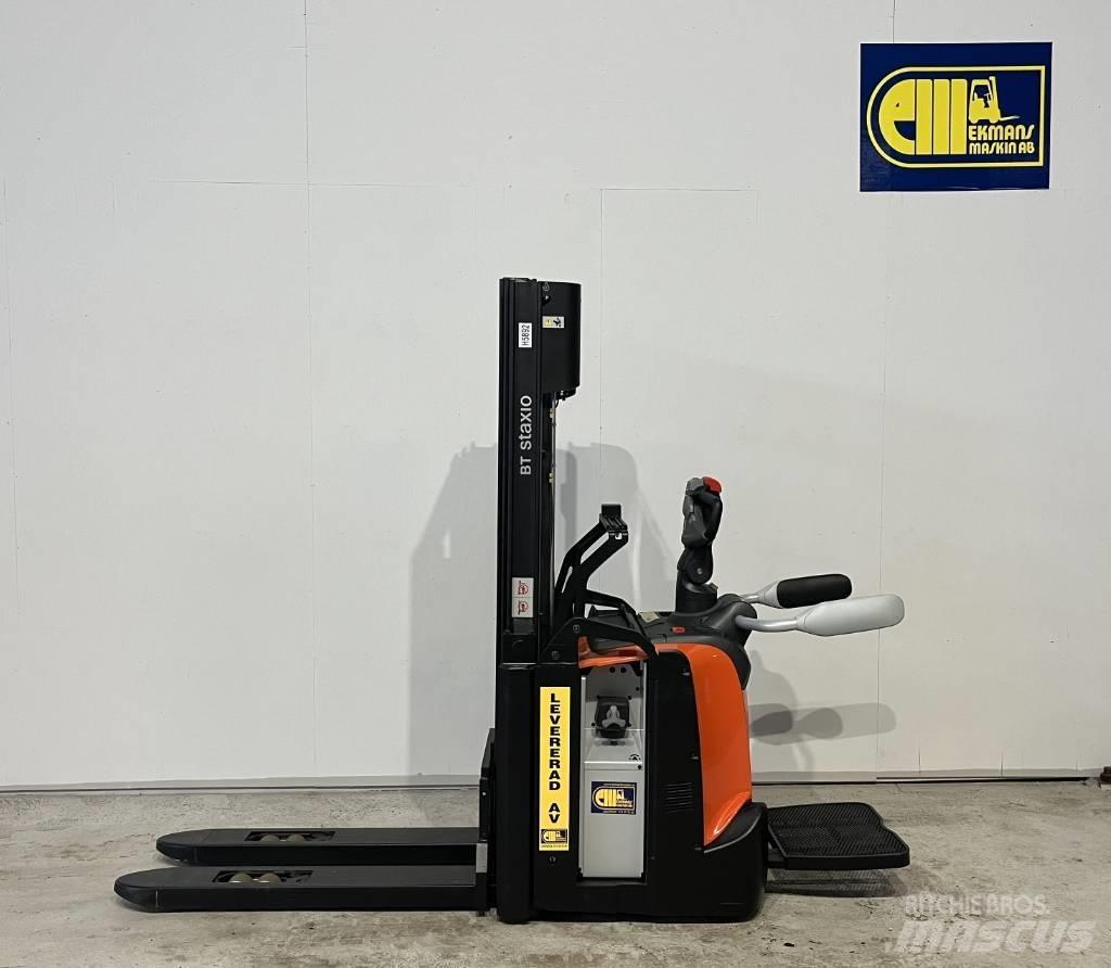 BT truck SPE 120 L Pedestrian stacker