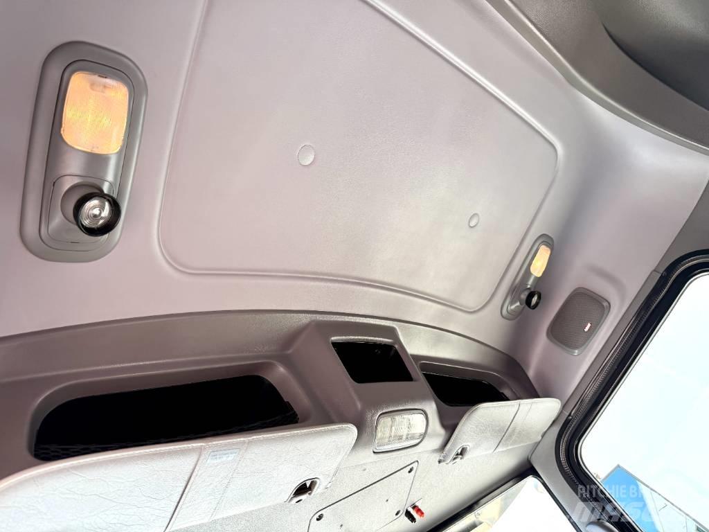 Peterbilt 367 Prime Movers