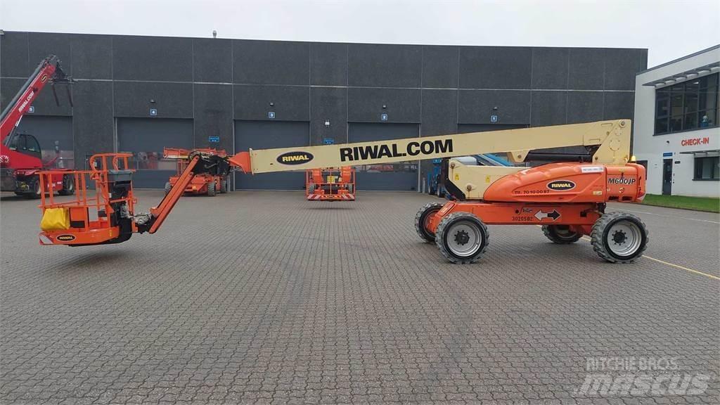 JLG M600JP Telescopic boom lifts