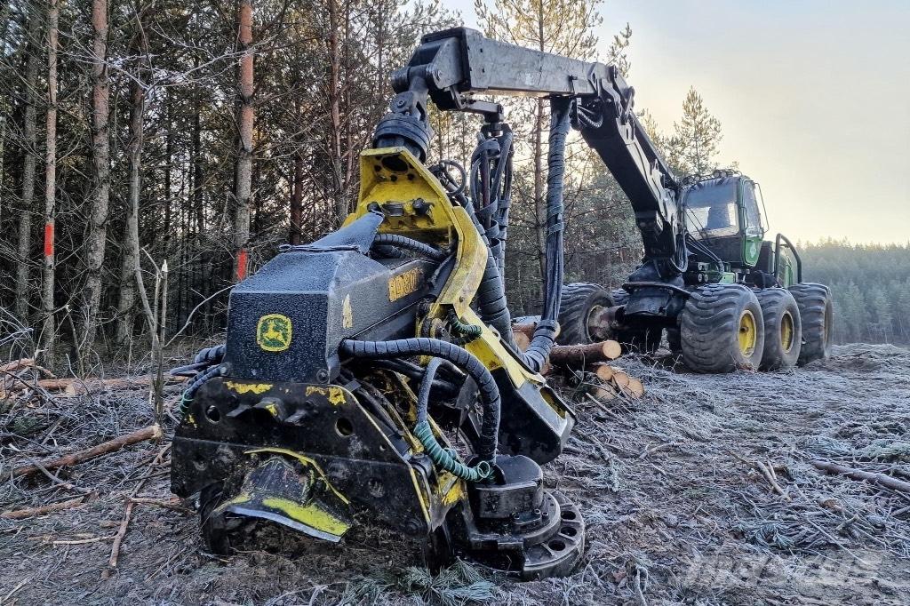 John Deere 1470 E Harvesters