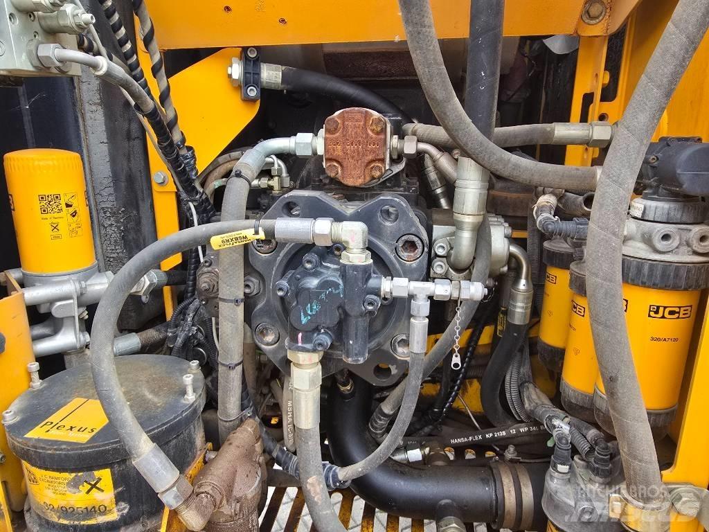 JCB JS 220 N LC Crawler excavators
